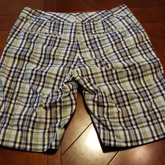 Shorts - Picture 2 of 3